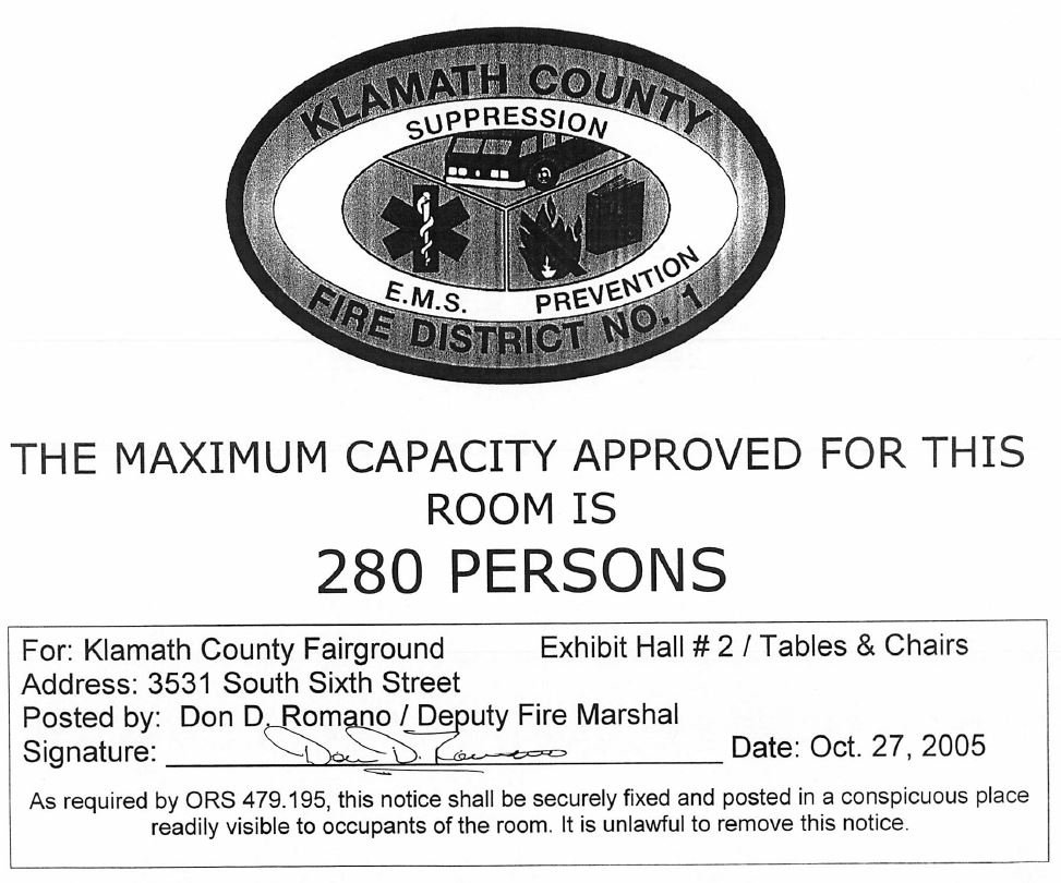 h2+with+tables+and+chairs